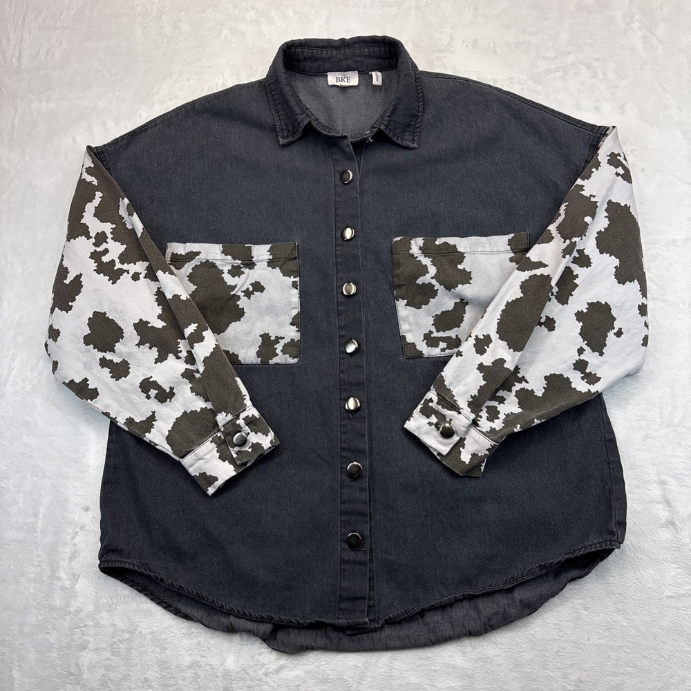 BKE Boyfriend Shacket Womens S Black Cow Print Western Rodeo Snap Button